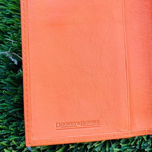 Dooney & Bourke Wallet 🧡 - Picture 5 of 11
